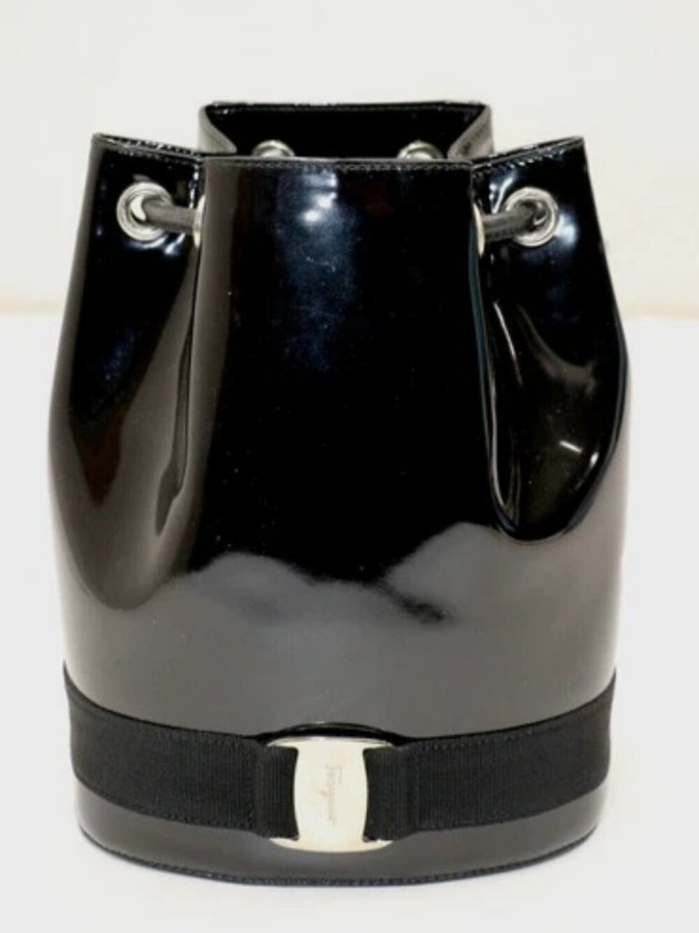 Salvatore Ferragamo Vara Bow Leather Bucket Bag - Black/Silver